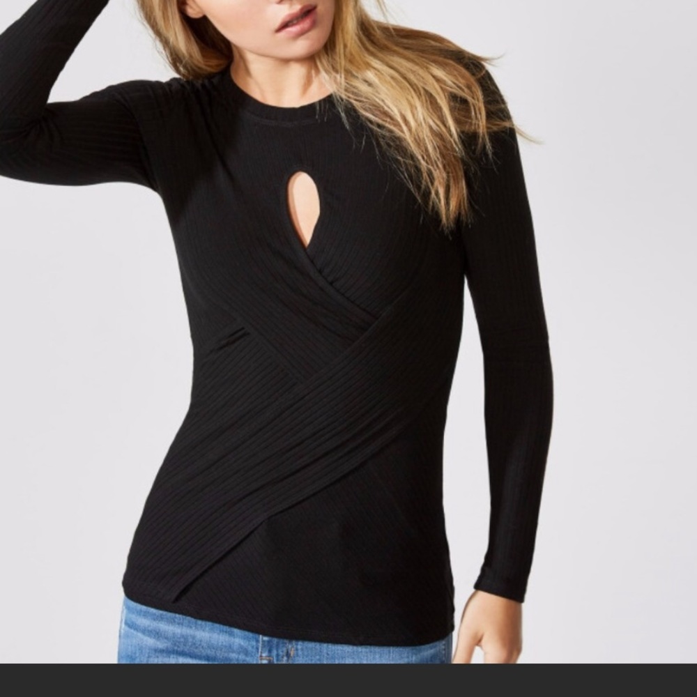 Bailey 44 Criss Cross Trellis Top w/ Keyhole